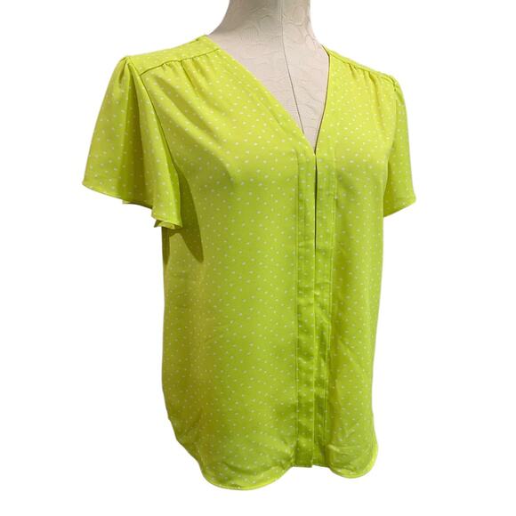 XS Vince Camuto Womens Pullover Chartreuse Dot Shirt Blouse Short Sleeve - Picture 1 of 10